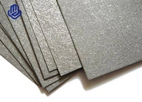 Slinutá plsť z titanových vláken